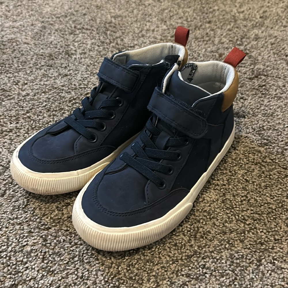 Cat and Jack boys boots size 1Y
